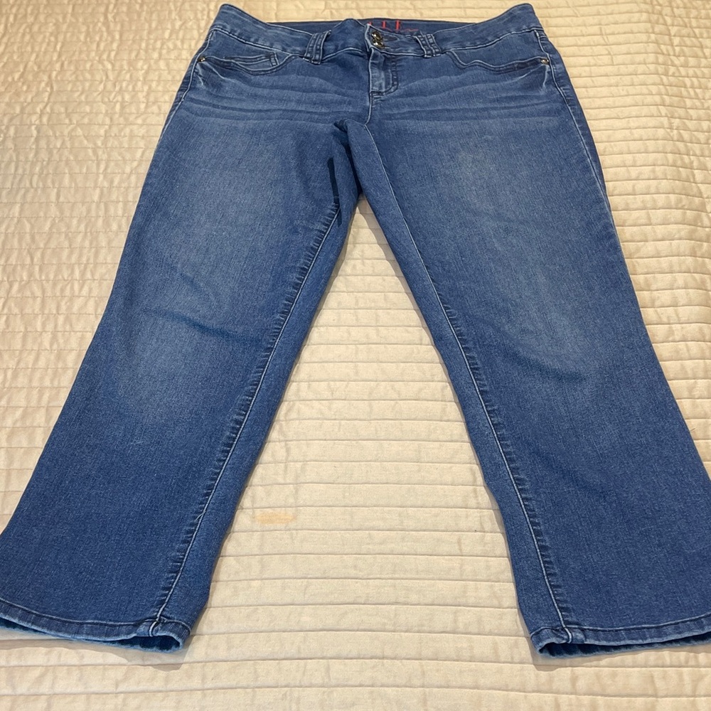 ELLE Classic Blue Women's SIZE 8 SOFT DENIM Jeans